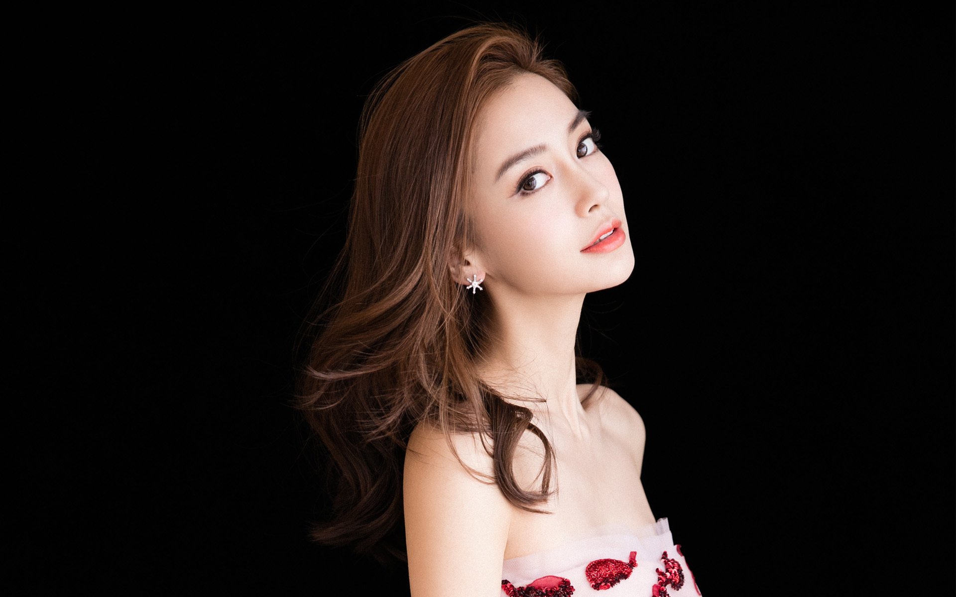 爱游戏品牌互动-魔术小将拍摄纪录片《从街头到NBA》，全网热播，魔术小将拍摄纪录片《从街头到nba》,全网热播了吗